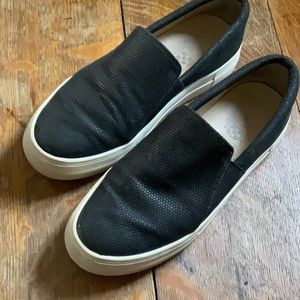 Vince Camuto VP-Kaneysa Slip-ons Size 6 narrow